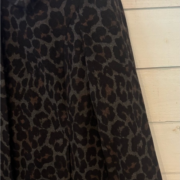 Betsey Johnson Women
Collarless Leopard Print Wool
Blend Coat -Size Medium - Picture 5 of 13